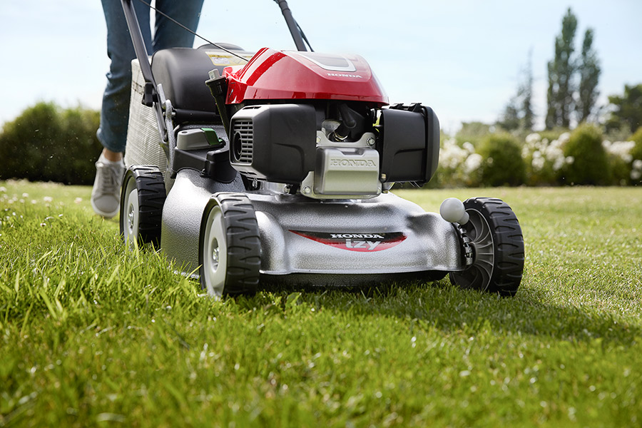 Kosiarka Honda HRG 466C1 SKEP – widok z przodu pod kątem, sprzedaż Techfix Radom