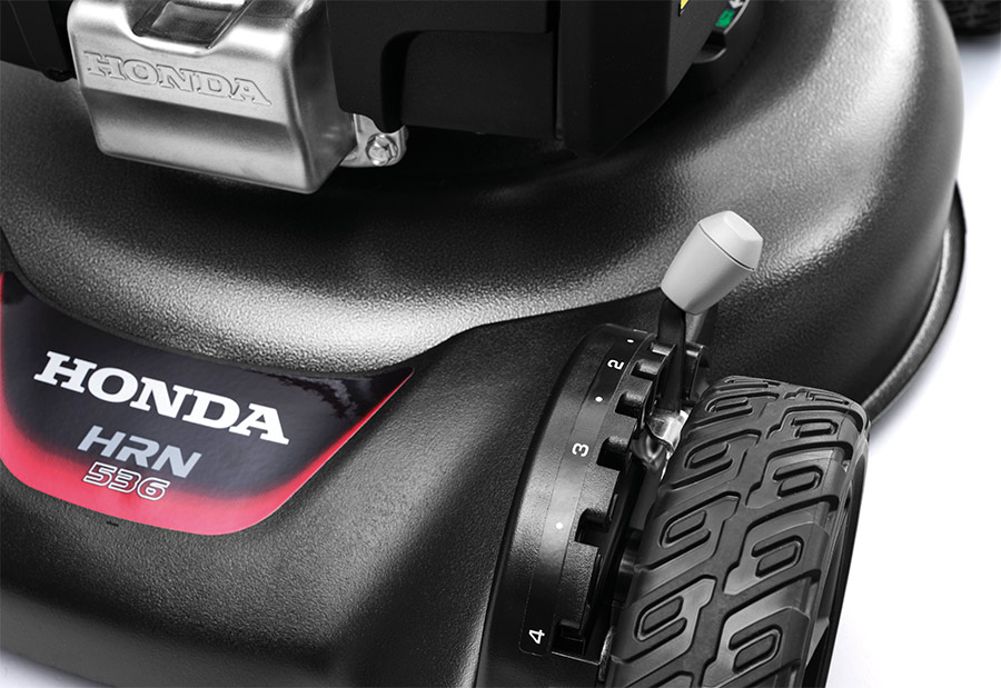 Kosiarka spalinowa Honda HRN 536C VKE – zbliżenie na koło i regulację wysokości, serwis Techfix Radom
