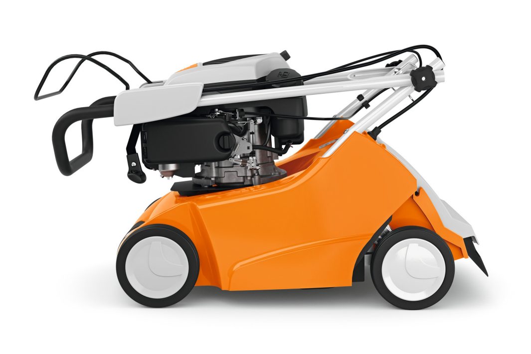Wertykulator spalinowy STIHL RL 540 – widok z boku na obudowę i koło, sprzedaż Techfix Radom