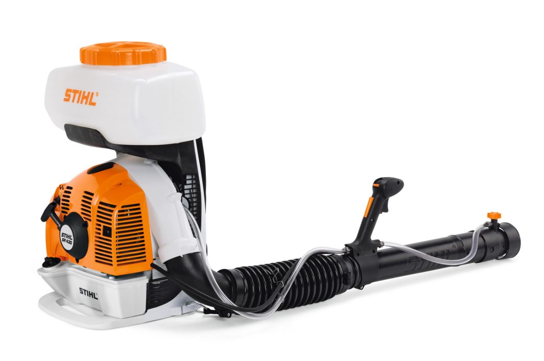 Opryskiwacz spalinowy STIHL SR 430 – widok z boku na zbiornik i dmuchawę, autoryzowany dealer Techfix Radom