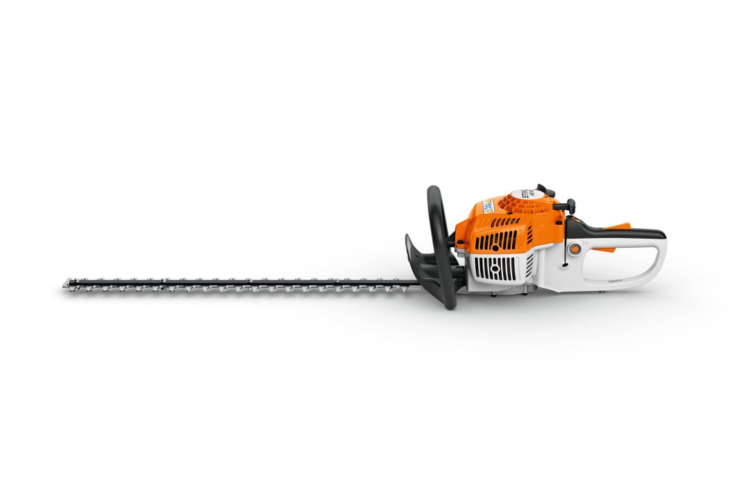 Nożyce spalinowe STIHL HS 45 – widok z boku na silnik i ostrze, sprzedaż Techfix Radom