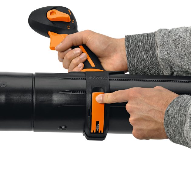 Dmuchawa plecakowa STIHL BR 450 – zbliżenie na manetkę sterowania, Techfix Radom