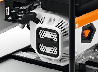 Pompa spalinowa STIHL WP 300 – detal chłodnicy i obudowy silnika, Techfix Radom