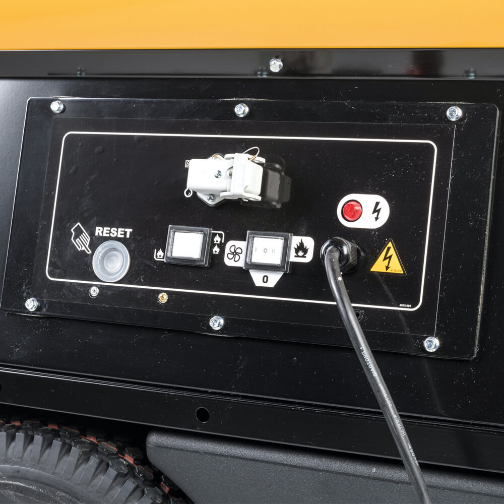 Master BV 400 – zbliżenie na elementy sterujące nagrzewnicy, przełączniki pracy, gniazdo termostatu i przewód zasilający, Techfix Radom